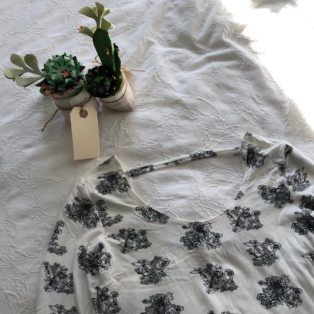 Urban Outfitters White Long Sleeve Crop Top